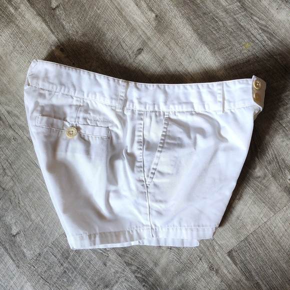 The North Face Women's Low Waist Ivory Shorts - Picture 6 of 6